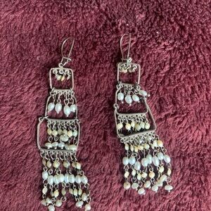 Dangling white real pearl earrings